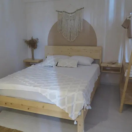 Santa Suites- Near Saint Nicholas Church